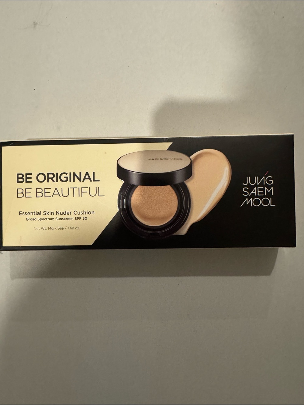 Jung Saem Mool Essential Skin Nuder Cushion Set in shade 25 Bronze - Picture 2 of 4